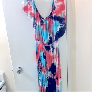 Tie dye fall off the shoulder dress with pockets!never been worn